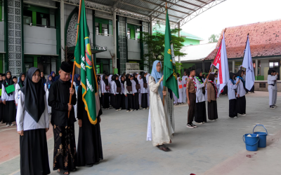 MTsN 4 Cirebon Lantik 209 Anggota Baru dari 7 Ekstrakurikuler: Tumbuhkan Generasi Mandiri dan Berprestasi