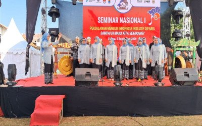 MTsN 4 Cirebon Dukung Pendidikan Inklusif Nasional Lewat Partisipasi Guru dalam Paduan Suara