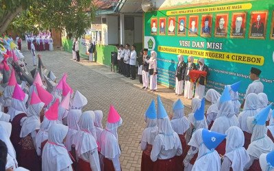 MTs N 4 Cirebon Ajak Siswa Baru Mengenal Lingkungan dengan MATSAMA Bebas Bullying